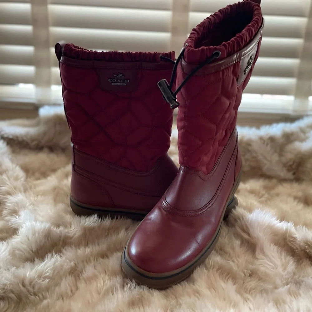 COACH Quilted “Sparrow” red boots size 7